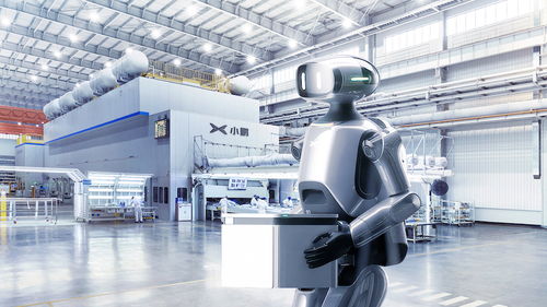 從飛行汽車(chē) 雙足機(jī)器人回到mpv,小鵬汽車(chē)科技日有未來(lái)夠現(xiàn)實(shí)